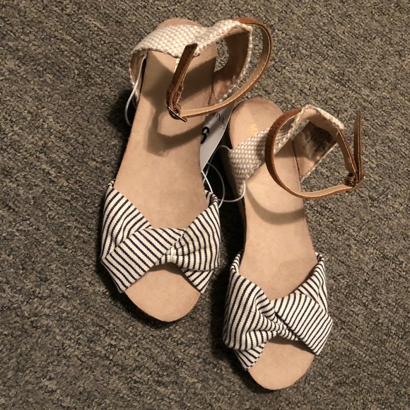 Merona Shoes - NWT Wedge shoes